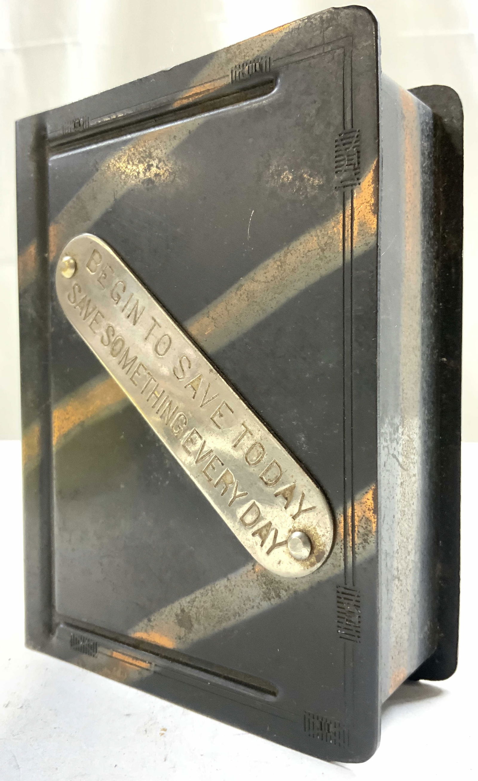 VICTOR M GRAB & CO MAKERS Coin Bank (1 of 8)