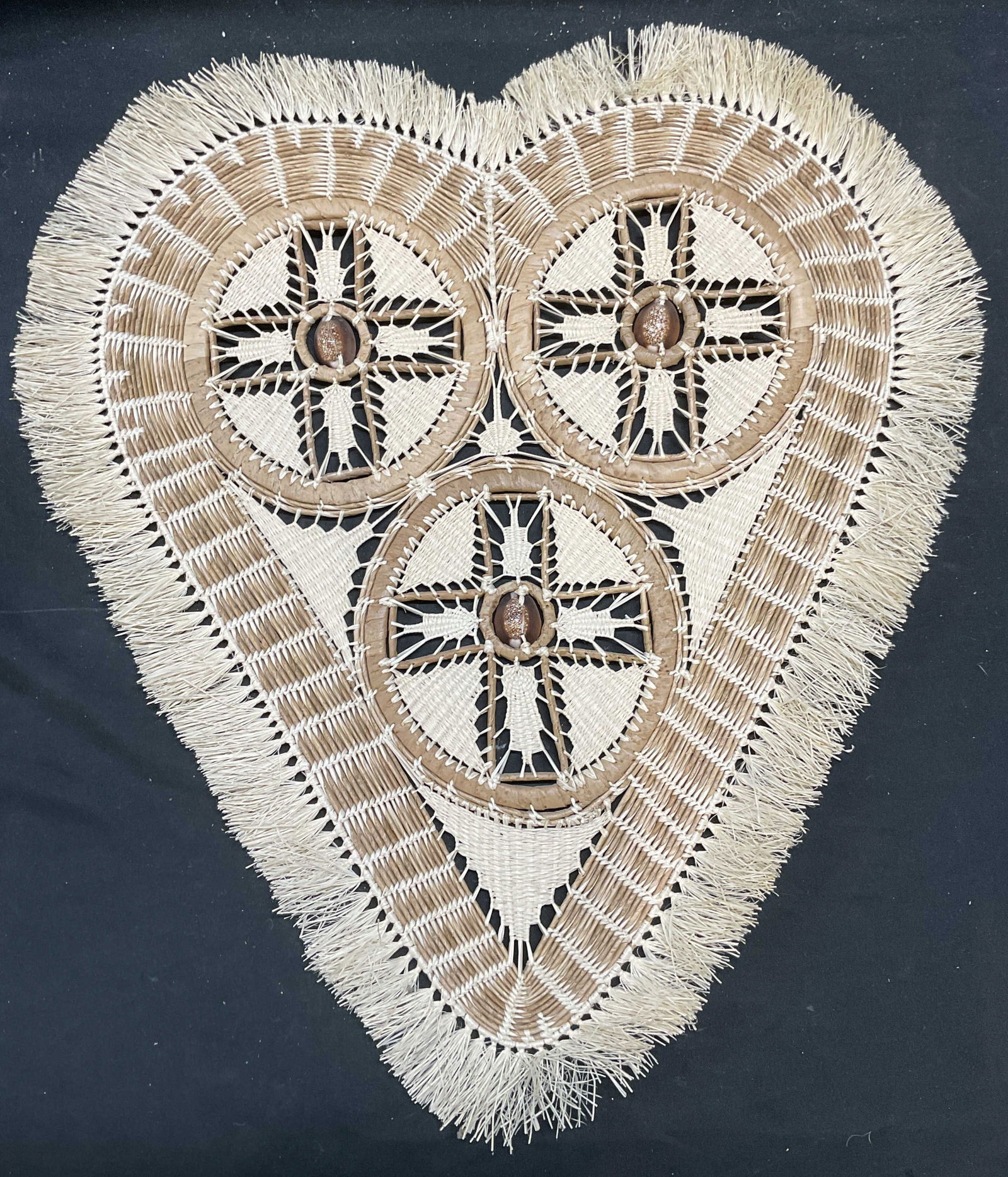 Woven Straw Shell Heart Wall Hanging (1 of 6)
