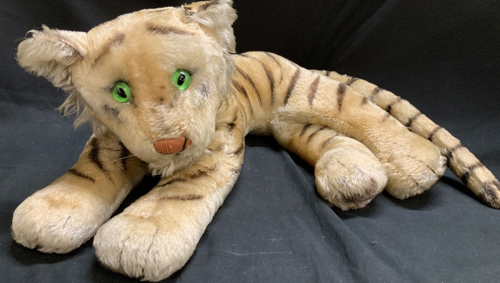 Vntg Steiff Large Mohair Resting Tiger Plush (1 of 6)