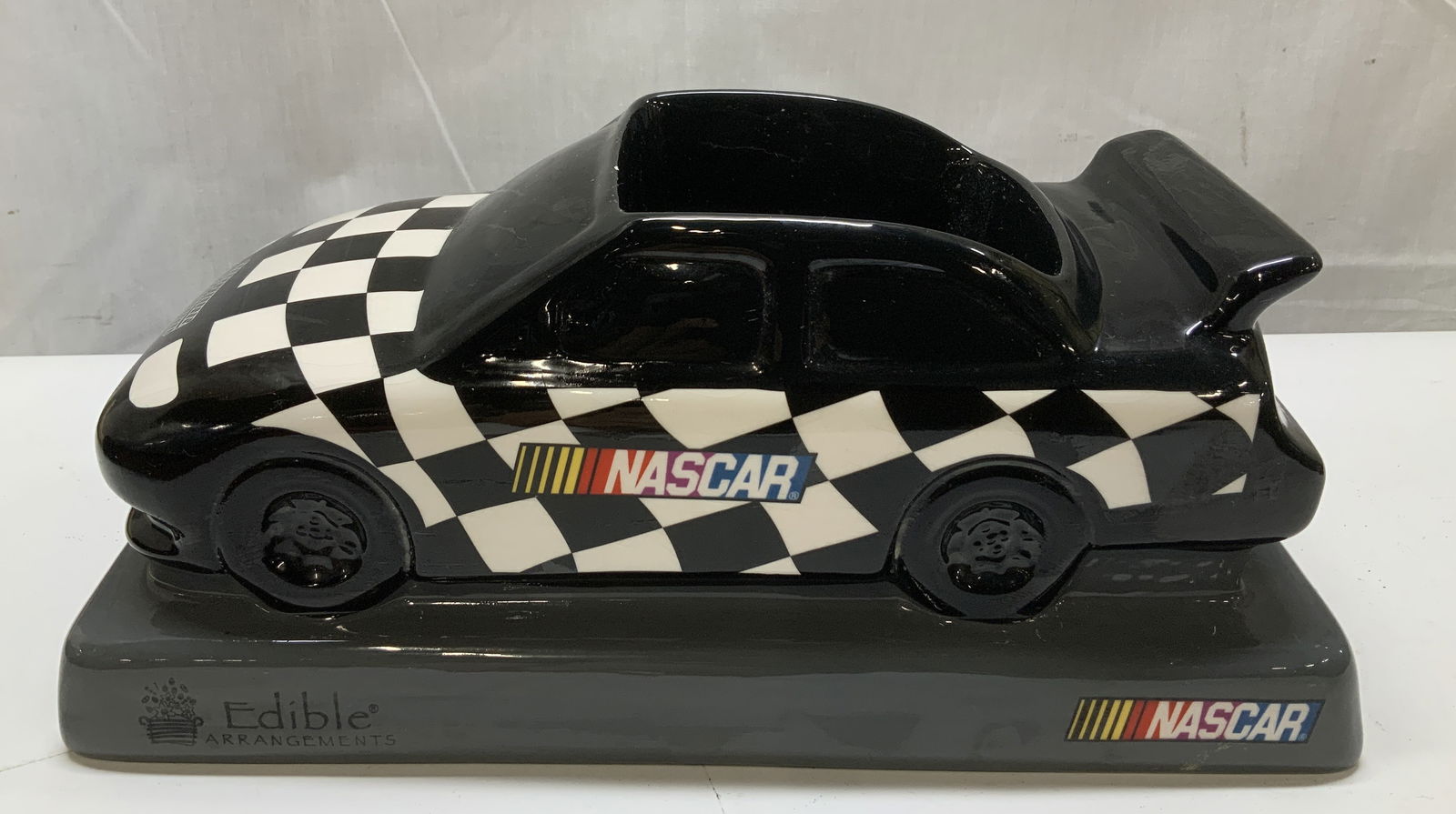 2010 Edible Arrangements NASCAR Promot. Container (1 of 6)