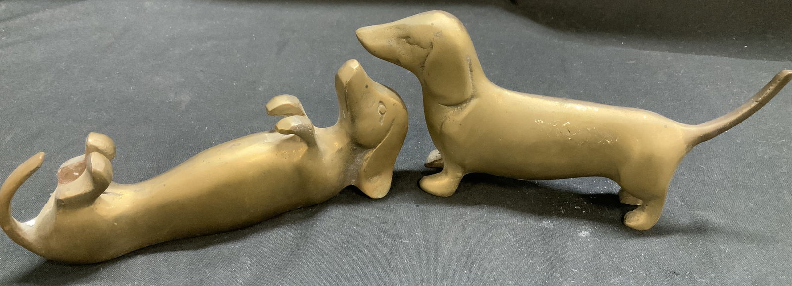 Lot 2 Vntg Solid Brass Dachshund Figurines (1 of 7)