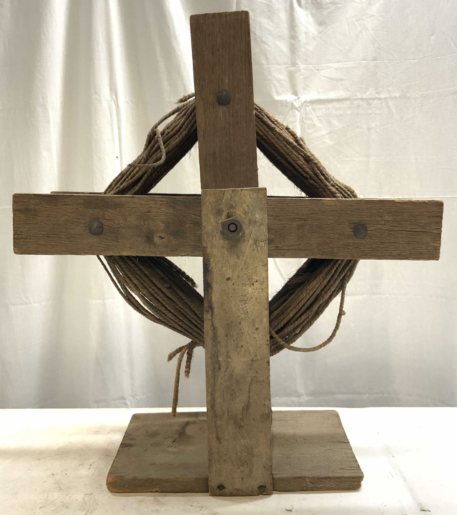 Antq Primitive Wood Rope Spool Holder W Rope 27.5i (1 of 10)