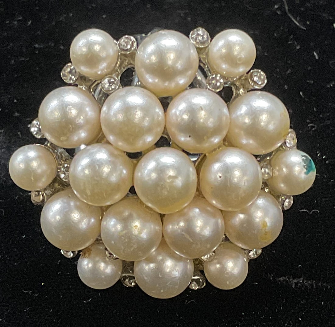 Silver Tone Faux Pearl Crystal Ring (1 of 6)
