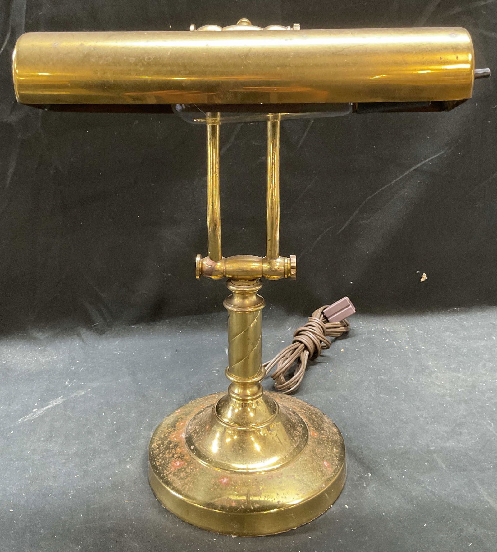 Vintage Adjustable Brass Bankers Lamp (1 of 7)
