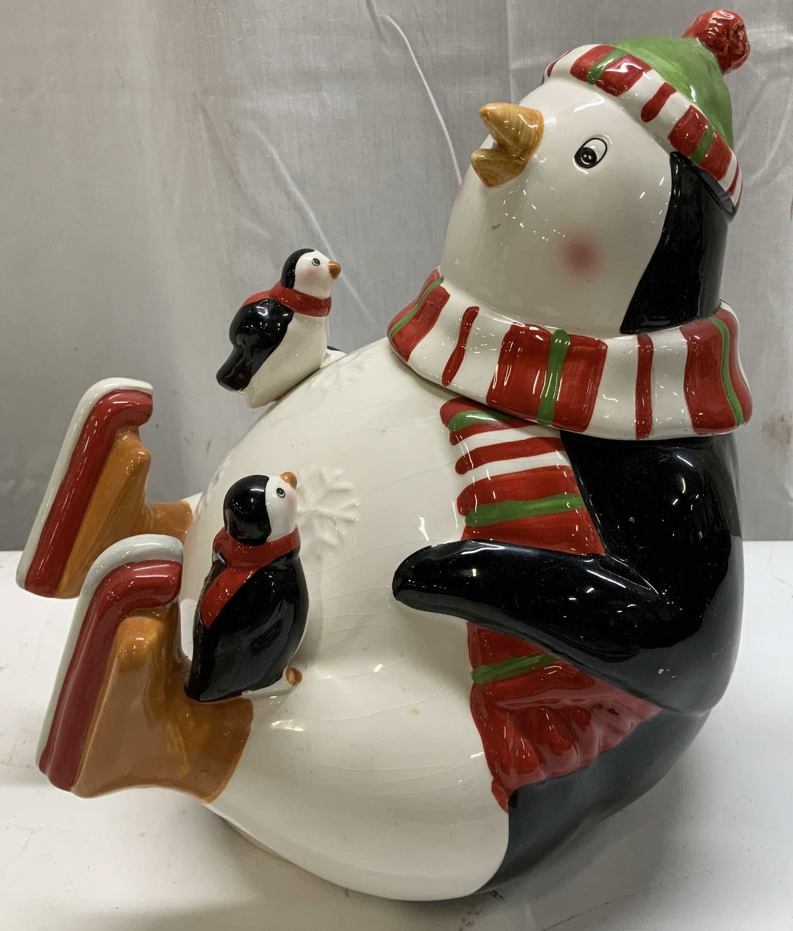 Vntg Mrs. Fields Ice Skating Penguin Cookie Jar (1 of 7)