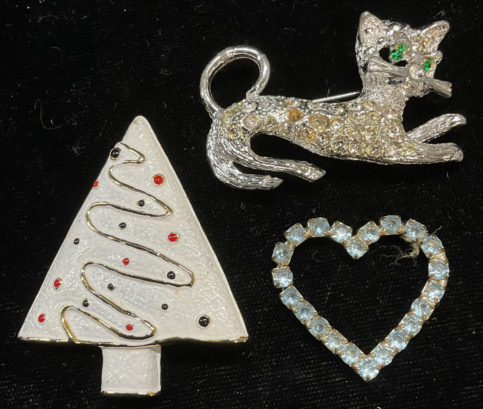 Lot 3 Christmas Tree, Cat, Heart Crystal Brooches (1 of 8)
