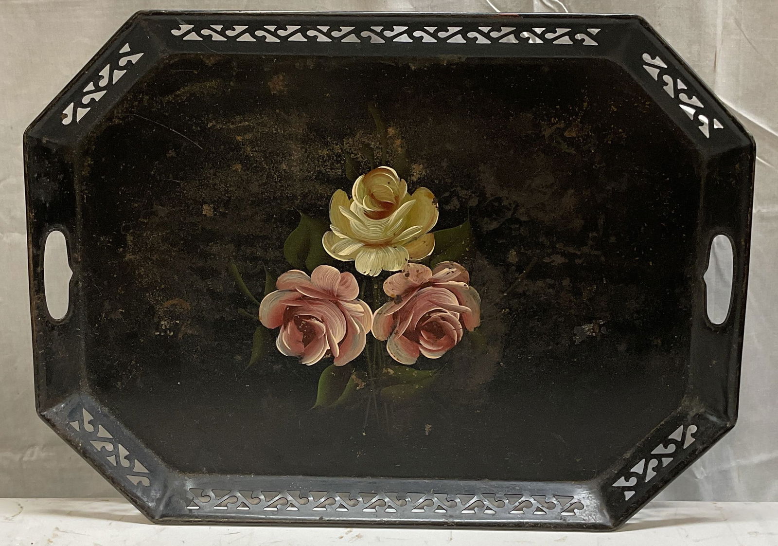 Vintage Hand Painted Flower Tole Tray: Vintage reticulated toleware tray, hand painted with flower motif. Measures approx 22 x 16 inches. Toleware tray, tole tray, hand painted tray, flower tray, table decor, table accessories, home decor,