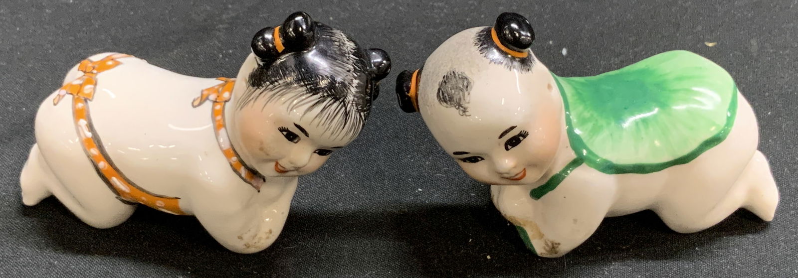 Vntg Pair Miniature Chinese Porcelain Piano Babies: Appears to be possible piano babies. Babies are porcelain material. Hand-painted details & are in a crawling position. Surface wear consistent to age, use & exposure. Measurements: length 3.3in x widt