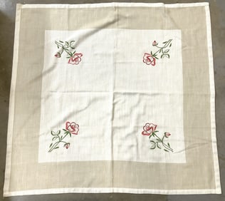 Vntg Embroidered Roses Square Tablecloth