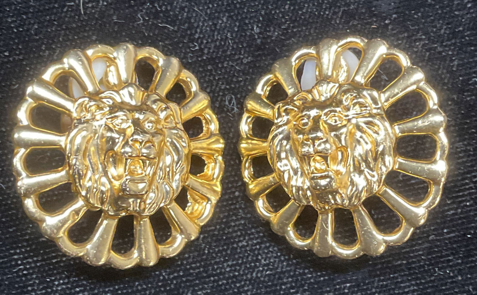Vintage Gold Tone Lion Head Earrings (1 of 6)