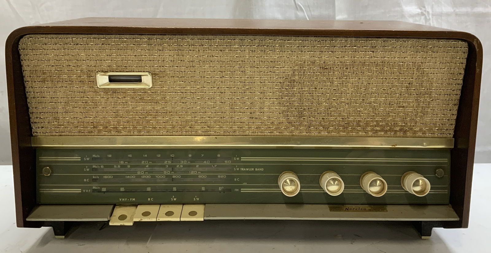 Vntg Phillips NORELCO B3XO8A Tube Radio HOLLAND (1 of 8)