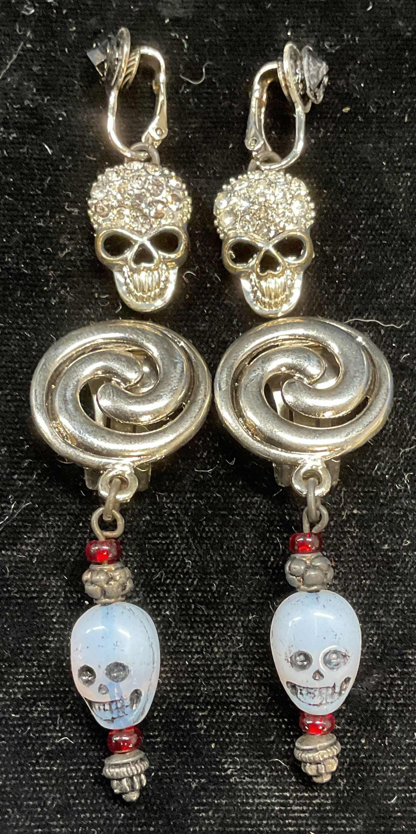 Lot 2 Silver Tn Crystal Glass Skull Earrings (1 of 6)