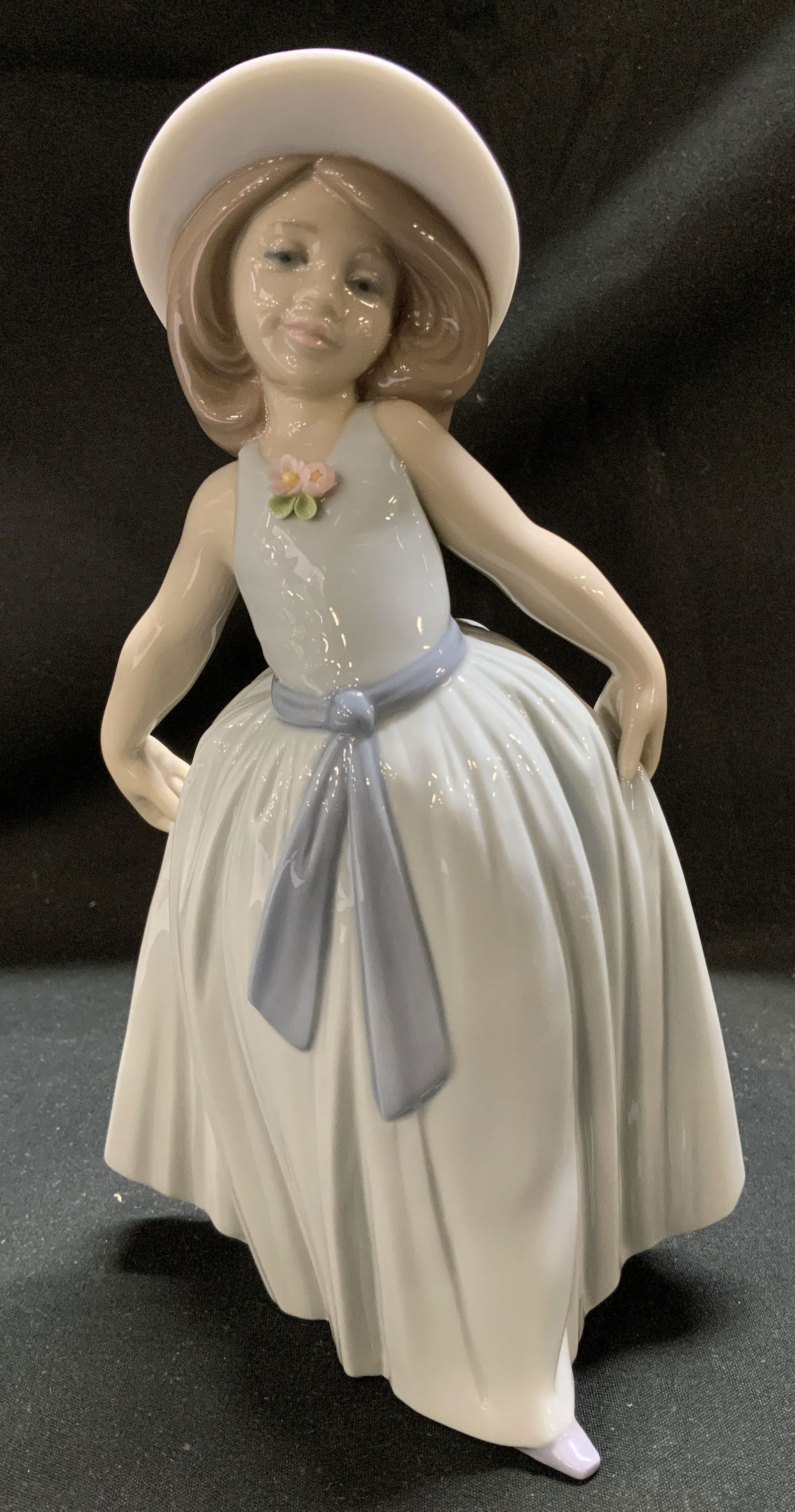 1995 LLADRO Rose Porcelain Handmade Figurine SPAIN (1 of 6)