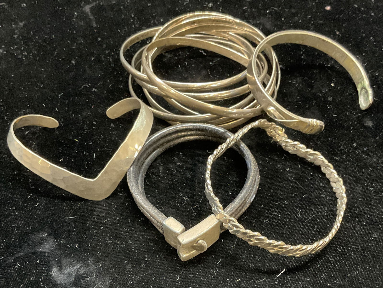 Lot 5 Vtg Silver Tone & Silver Plated Bracelets (1 of 7)