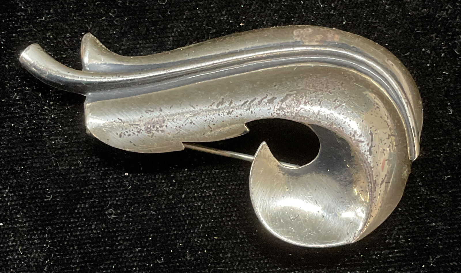 Vintage Monet Sterling Silver Leaf Brooch (1 of 6)