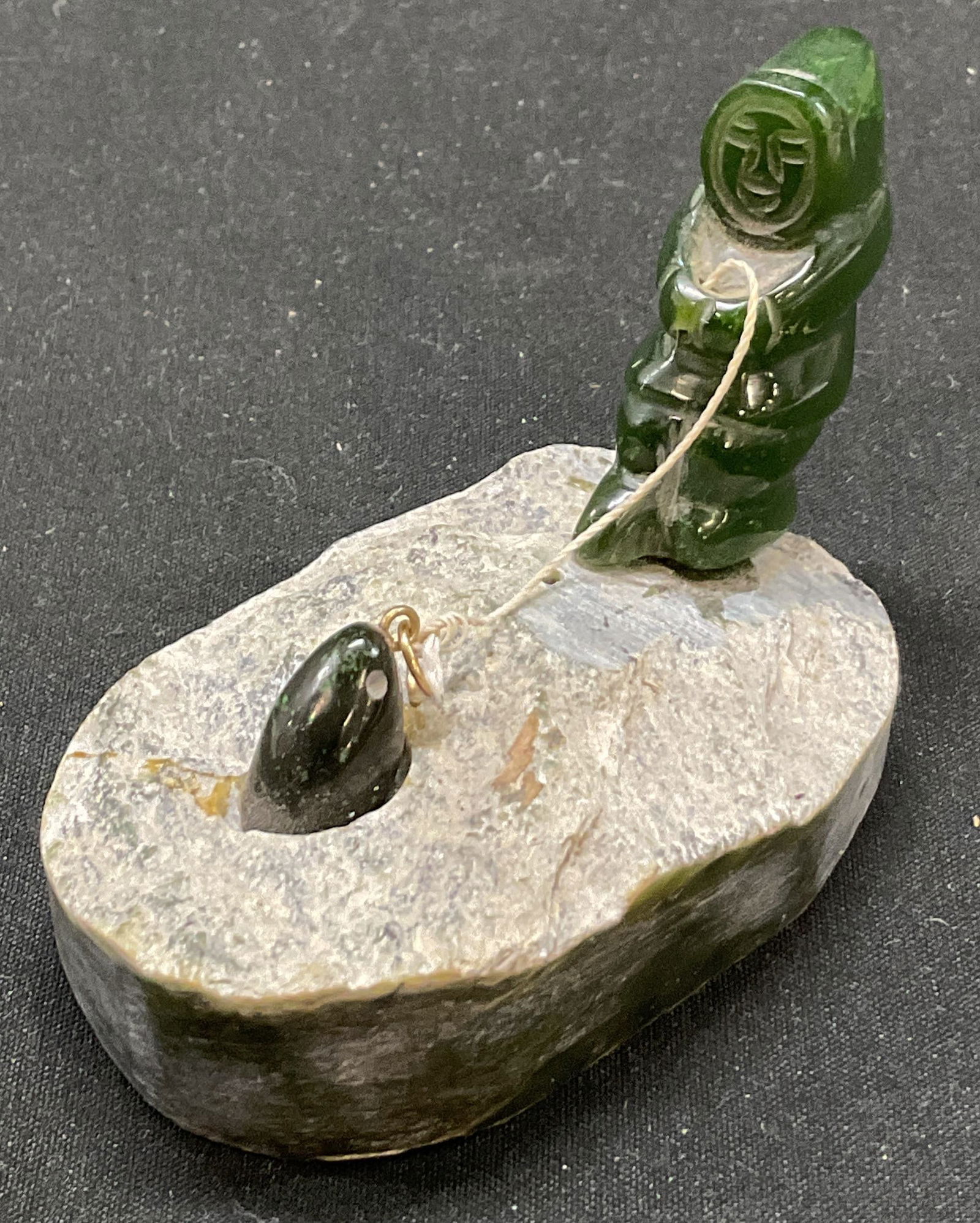 Vtg Canadian Jade Carving Inuit Seal Figurine (1 of 6)