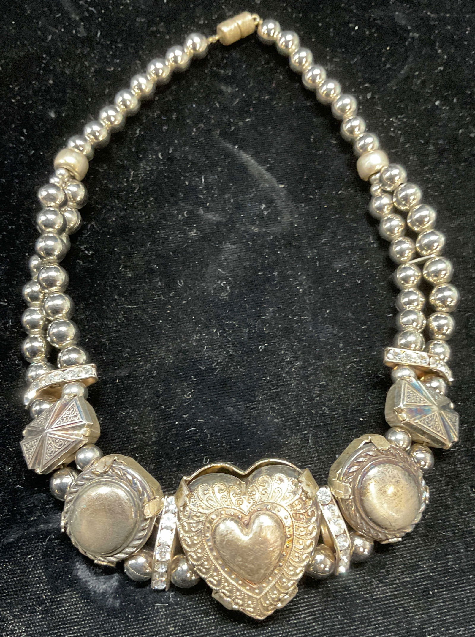 Vtg Silver Tone Beaded Heart Choker Necklace (1 of 6)