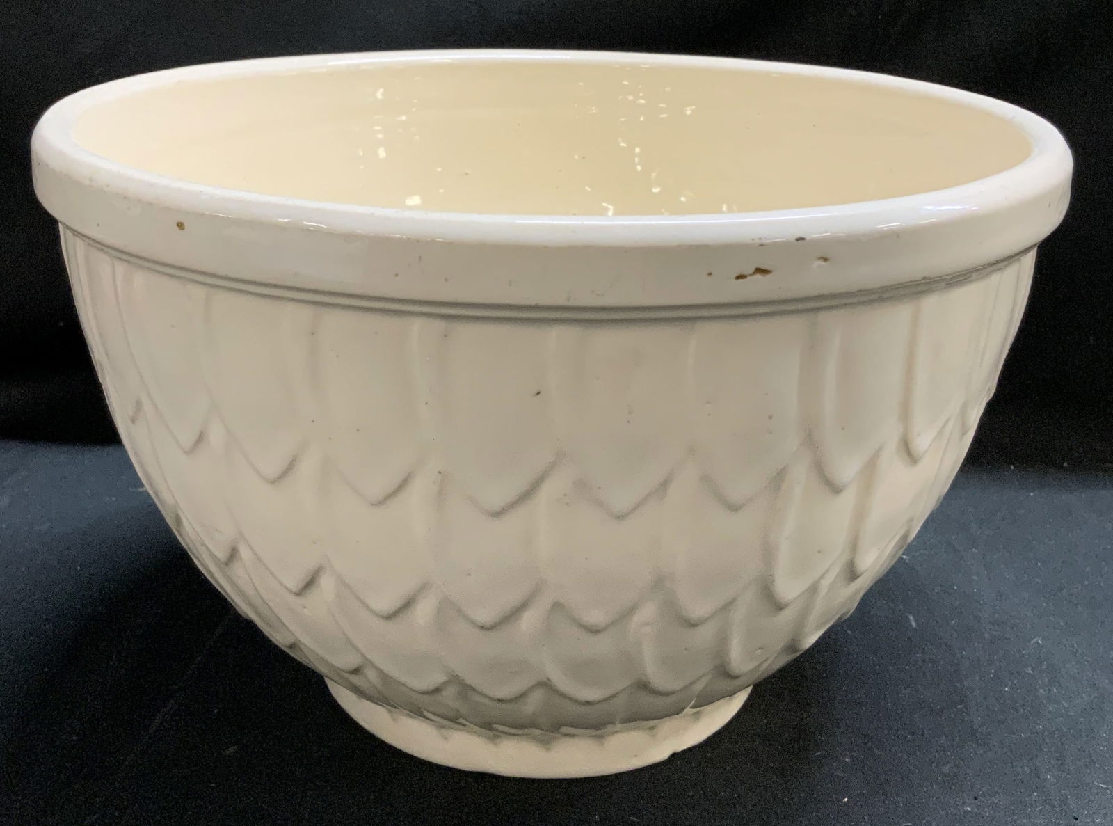 Vntg MCCOY Feather Embossed Mixing Bowl (1 of 6)