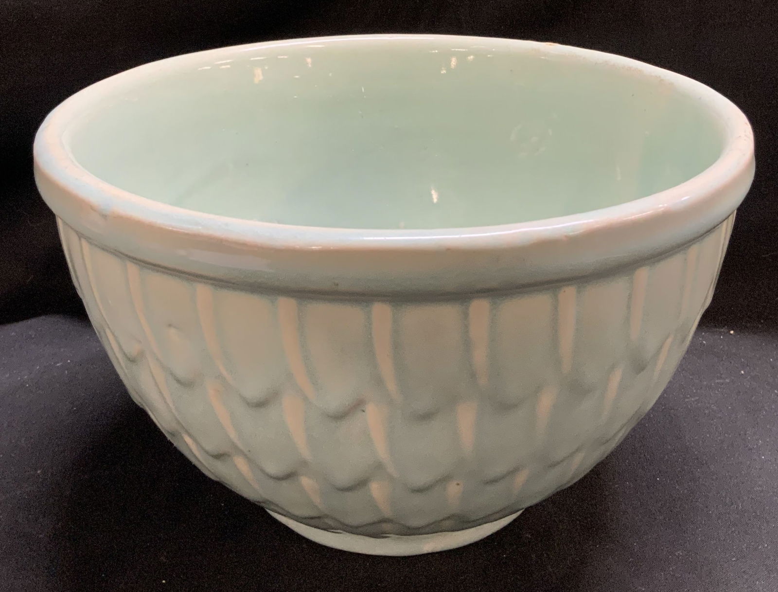 Vntg MCCOY Feather Embossed Mixing Bowl (1 of 6)