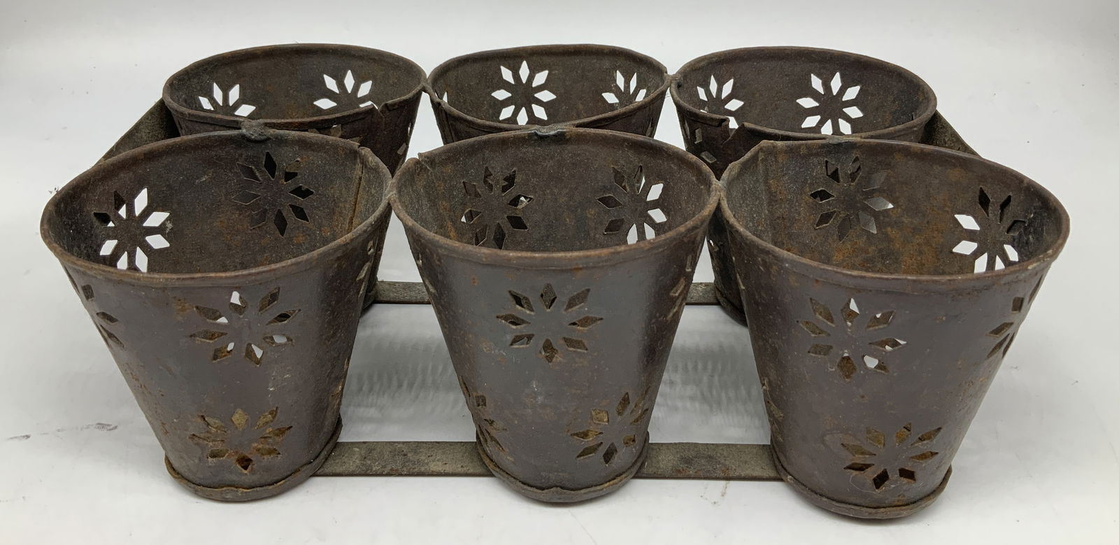 Vntg Metal Six Cup Votive Candle Caddy (1 of 6)