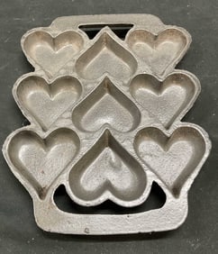 Vintage Iron Heart Cookie Muffin Mold Pan