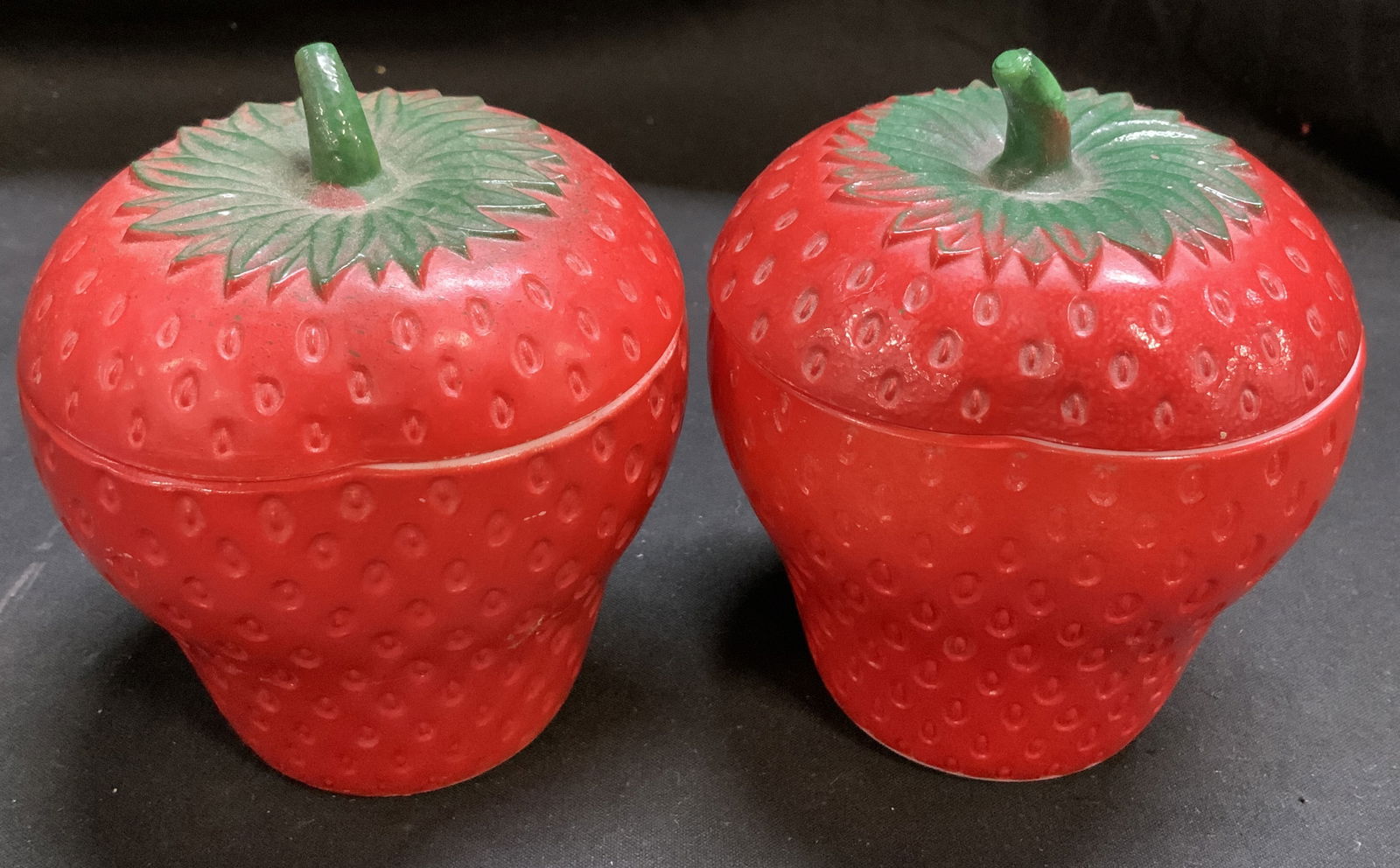 Set 2 Vntg Milk Glass Strawberry Lidded  Jars (1 of 6)