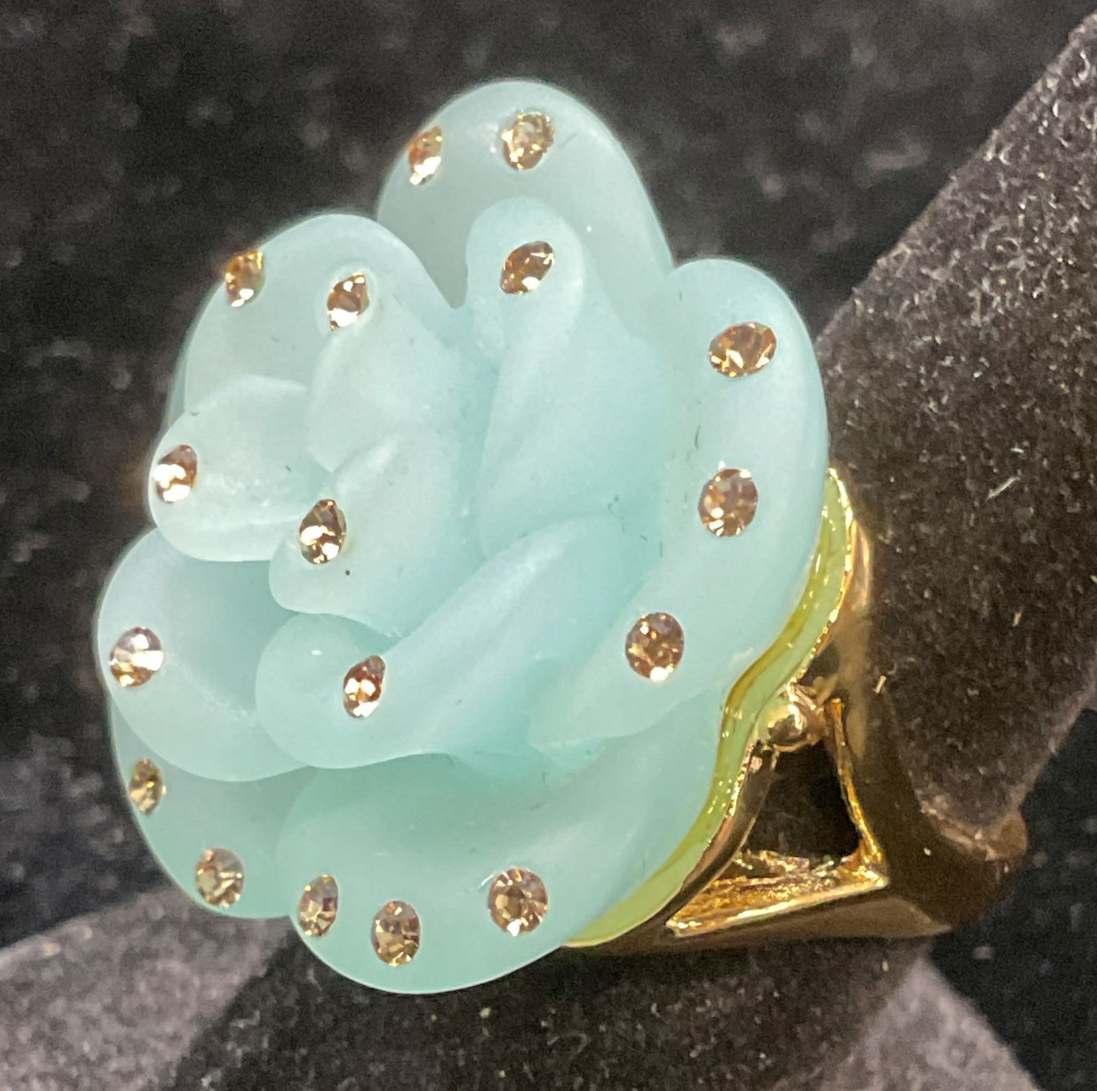 Gold Tn Blue Lucite Crystal Flower Ring (1 of 6)