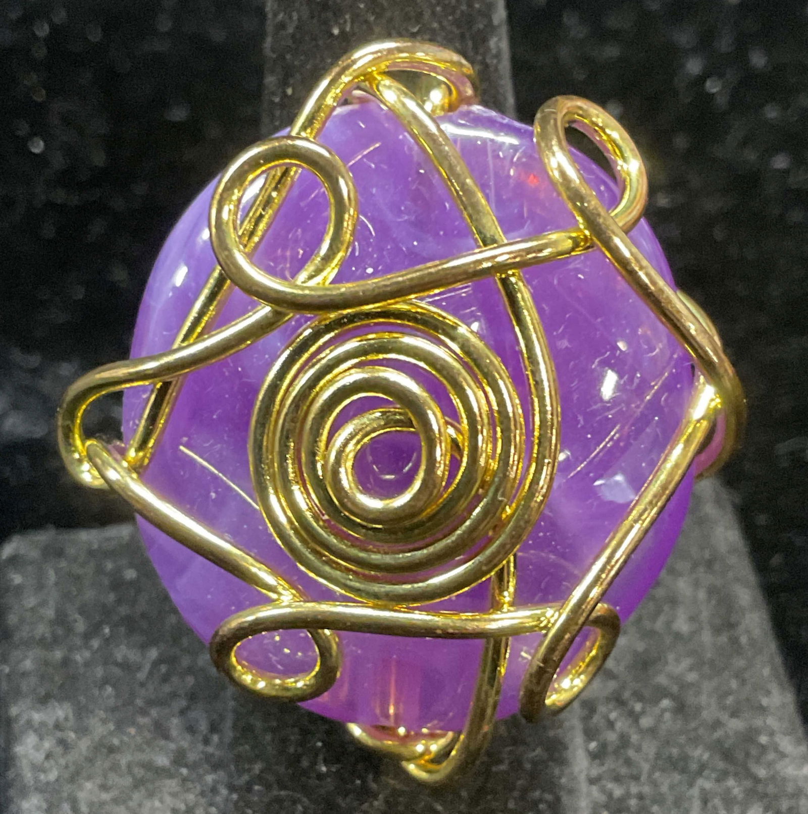 Gold Tone Purple Lucite Wire Ring (1 of 6)