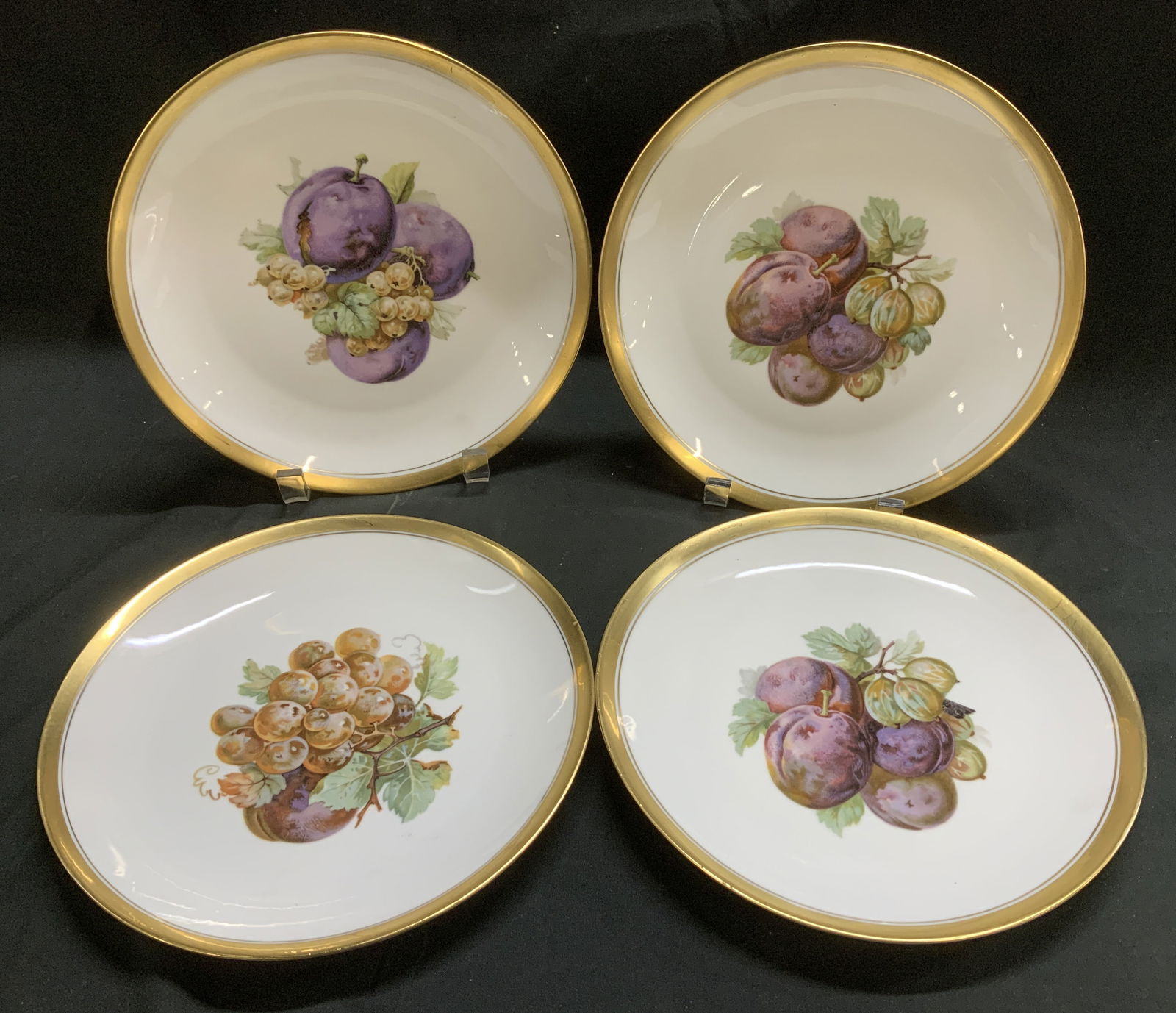 Set 4 HUTSCHENREUTHER Fruit Porc Plates Bavaria (1 of 6)