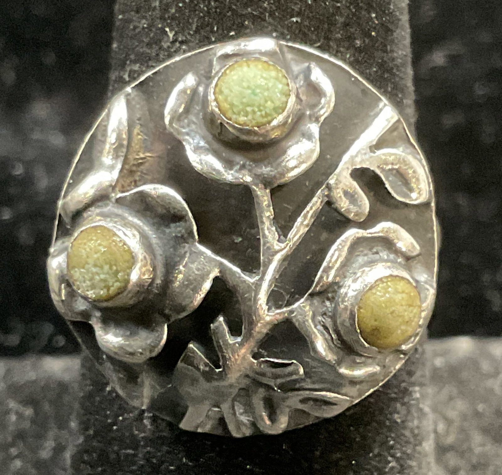 JFR Mexico 900 Silver Semiprecious Ring: Signed JFR 900 silver ring with floral motif and Semiprecious stones. Signed, partially legible. Marked 900. Made in Mexico. Size 7. Total weight 5.2 grams. Some scratching. Jewelry, estate jewelry, f