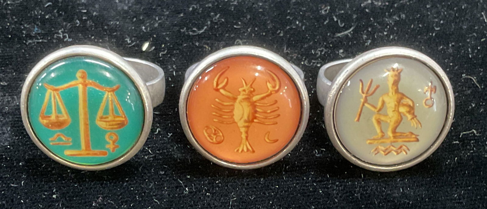 Lot 3 Libra Scorpio Aquarius Silver Tone Rings (1 of 6)