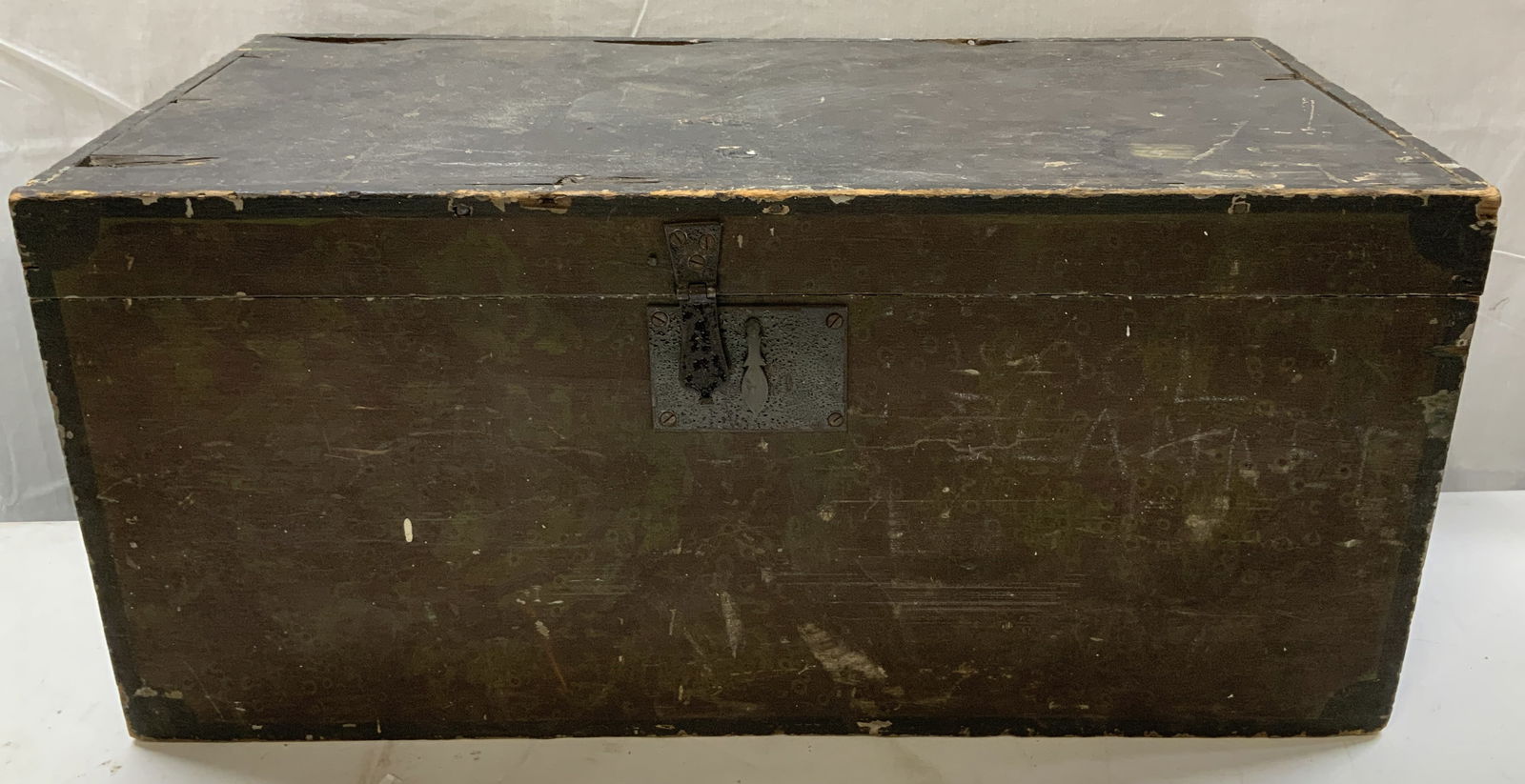 Vintage Wooden Storage Trunk W Latch (1 of 7)