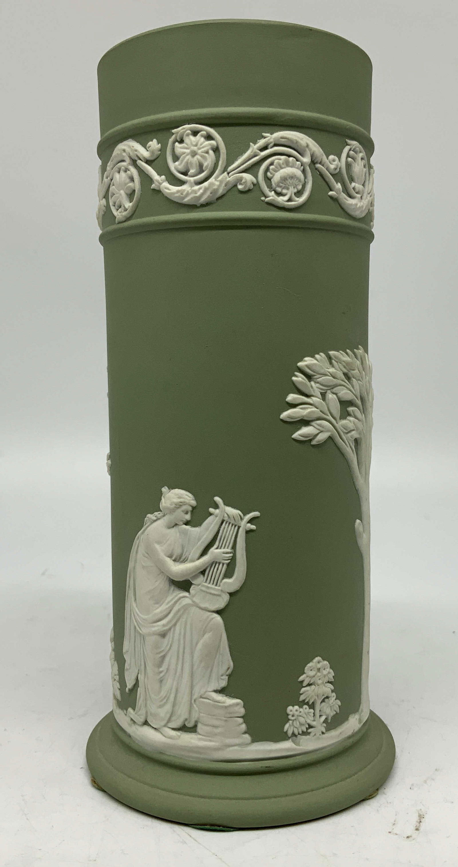 Wedgwood Green Jasperware Cylindrical Vase ENG (1 of 6)