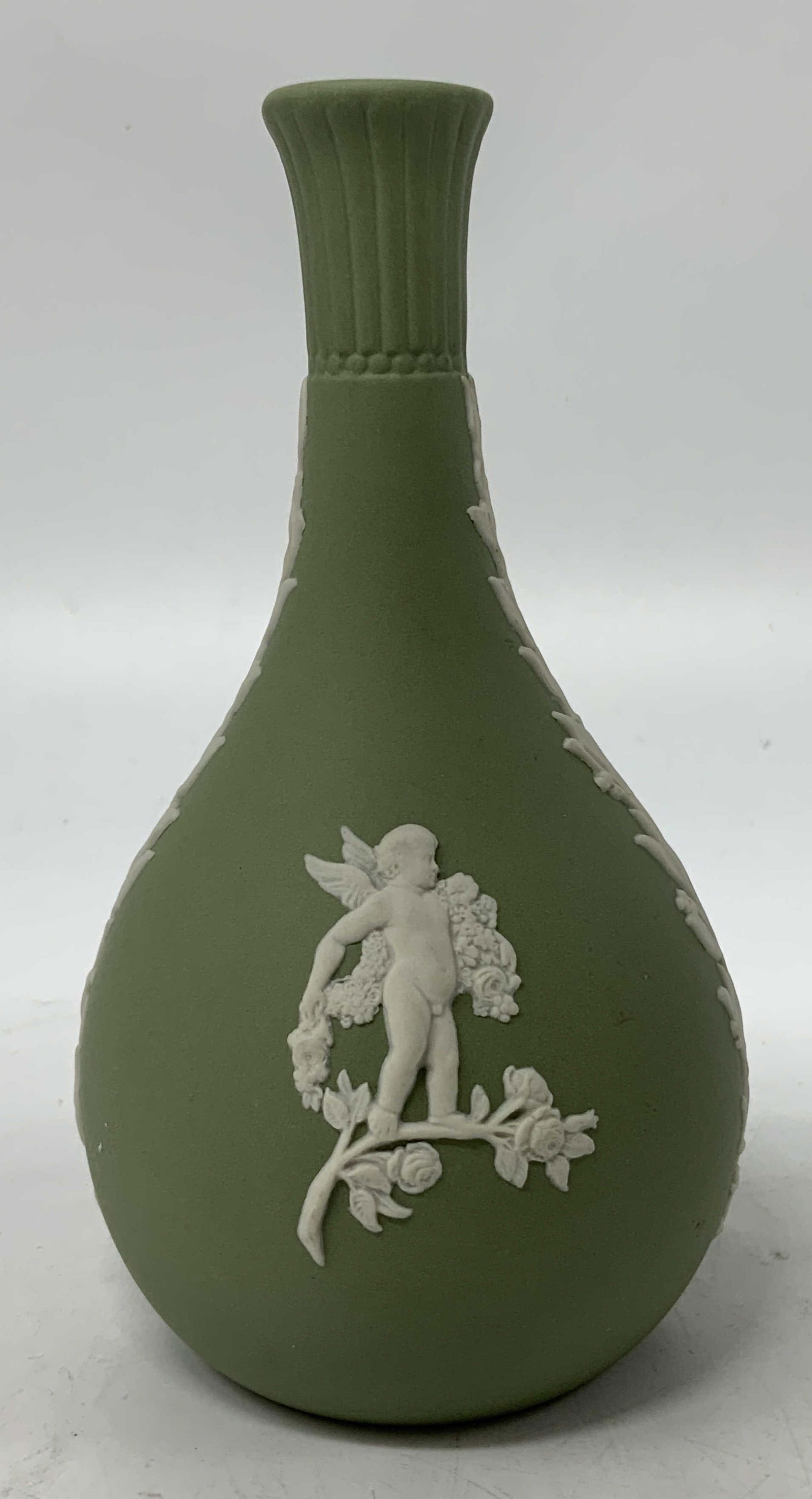 Wedgwood Green Jasperware Bud Vase ENGLAND (1 of 6)