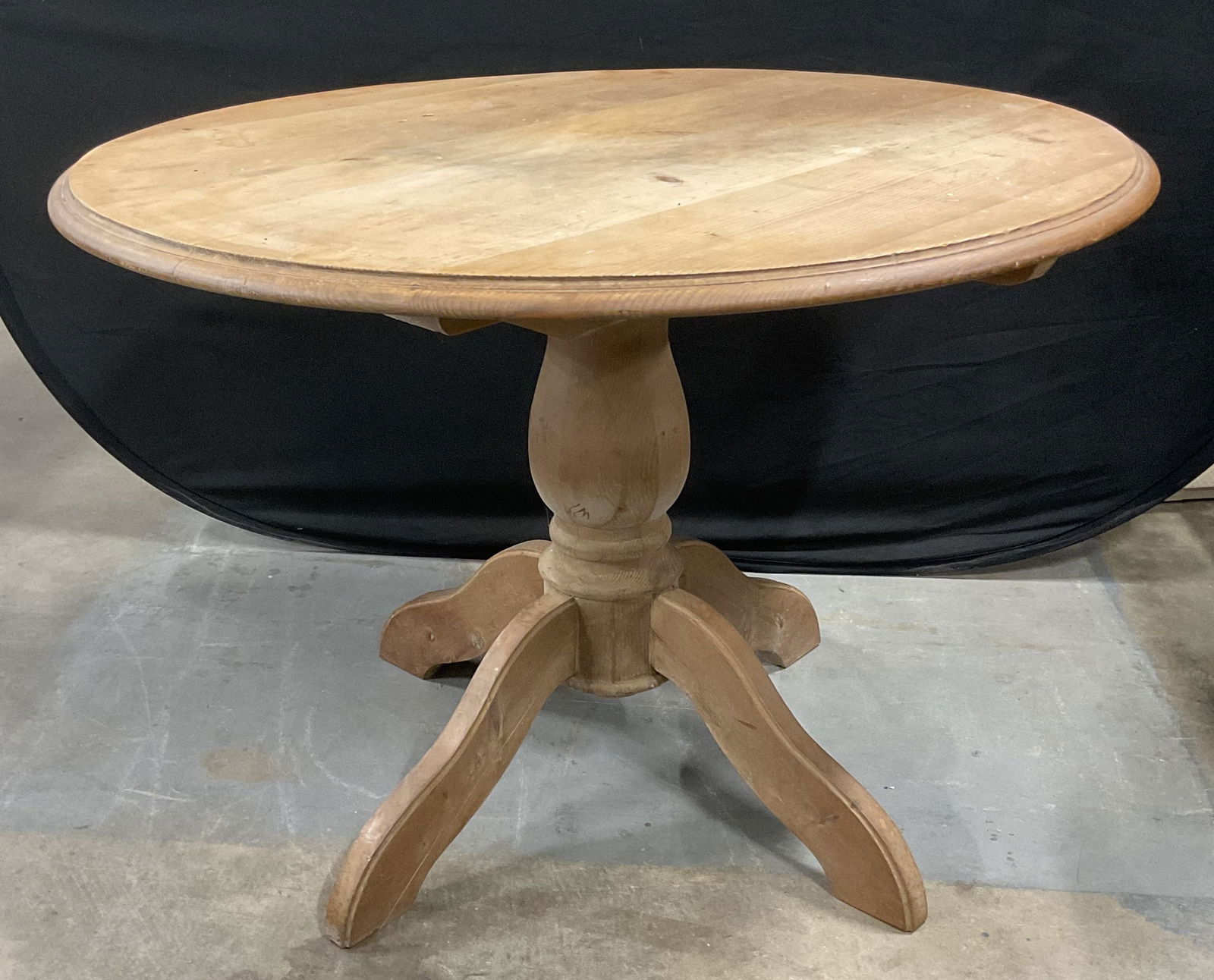 Solid Wood Round Rustic Dining Table 41 In W (1 of 6)