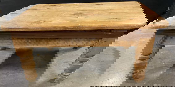 Scrubbed Pine Wood Turned Leg Coffee Table