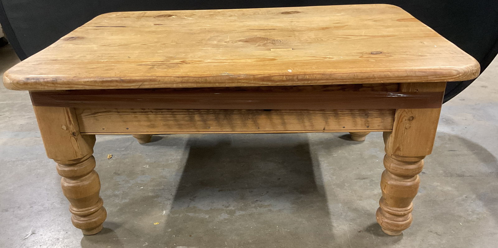 Scrubbed Pine Wood Turned Leg Coffee Table (1 of 6)