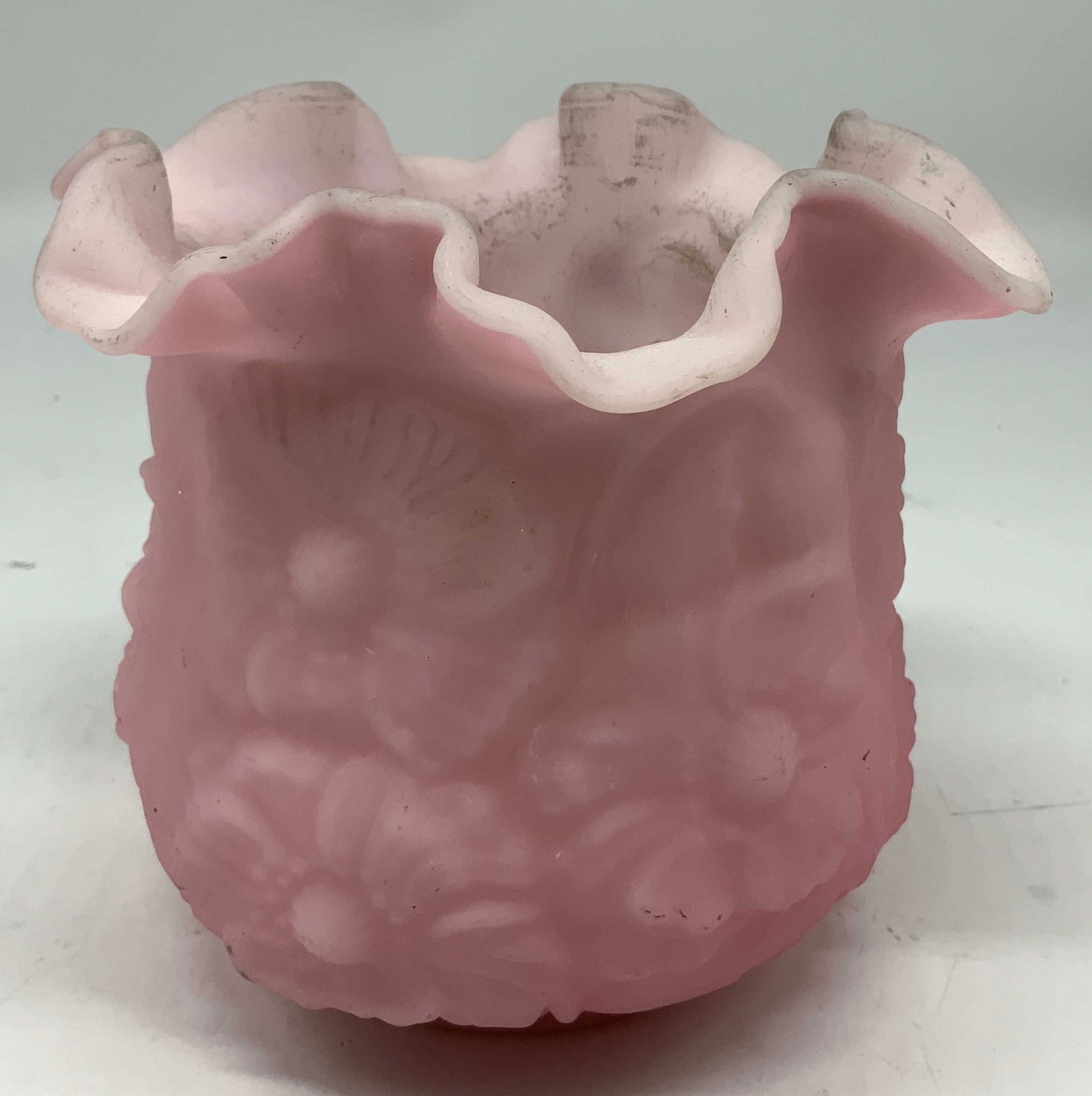 Vntg Art Glass Rose Satin Poppy Vase (1 of 6)