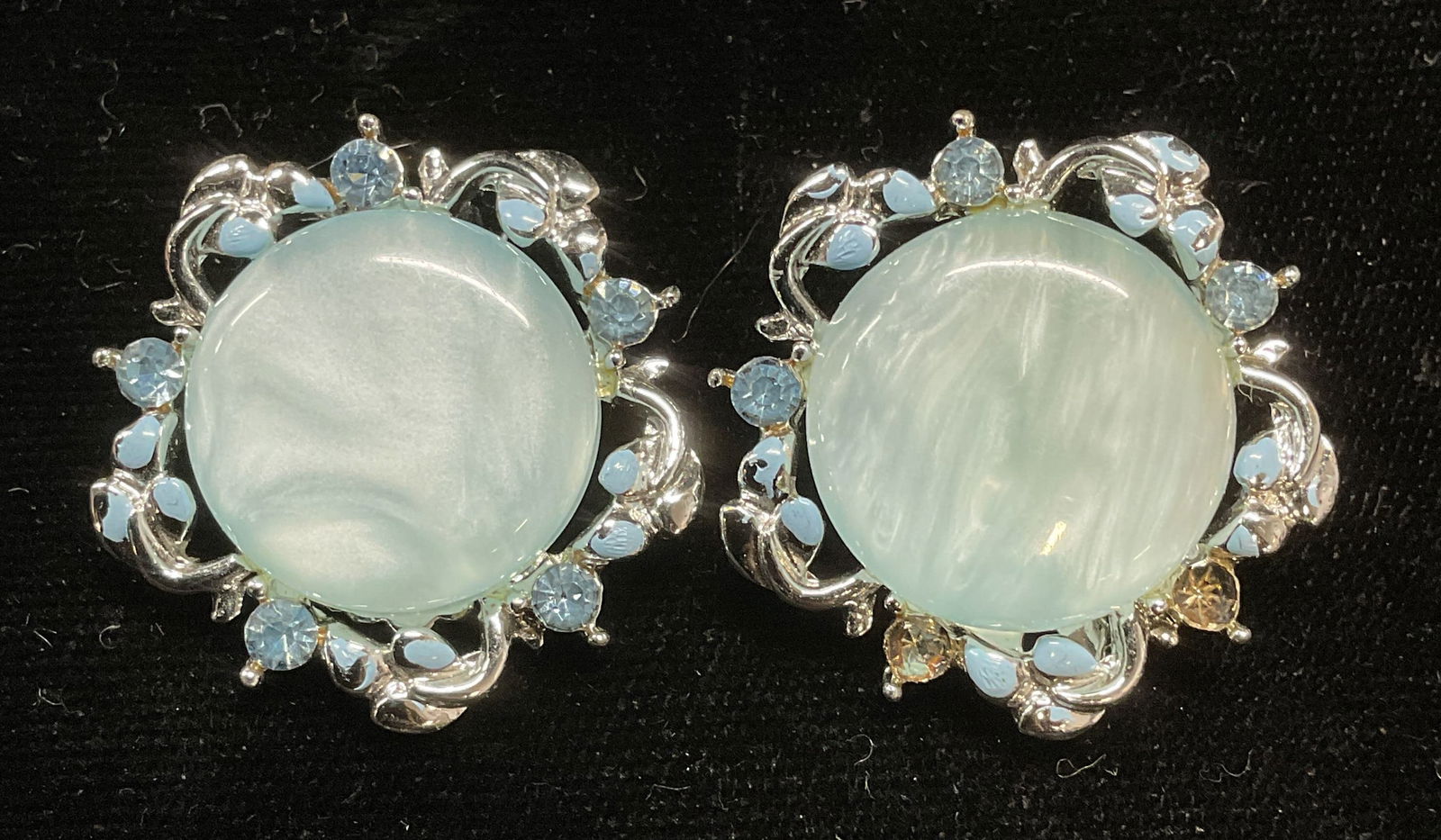 Vintage Silver Tone Blue Crystal Earrings (1 of 6)