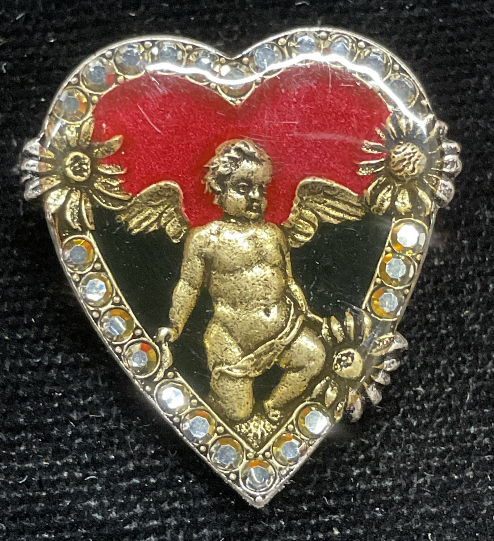 Vtg Enamel Cherub Heart Crystal Brooch: Vintage silver and gold tone enamel heart shaped brooch with cherub motif and crystal decoration. Measures approx 1 x .75 inches. Some scratching. Jewelry, estate jewelry, costume jewelry, cocktail je