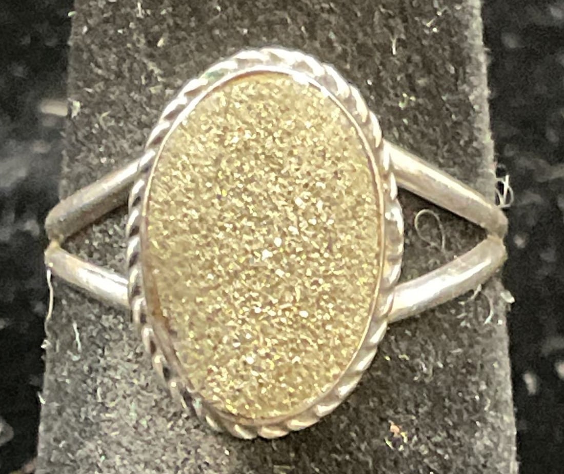 Vtg Sterling Silver Druzy Semiprecious Ring: Vintage sterling silver ring with green druzy semiprecious stone. Marked sterling. Size 5.25. Total weight 1.8 grams. Some scratching. Jewelry, estate jewelry, fine jewelry, cocktail jewelry, fashion