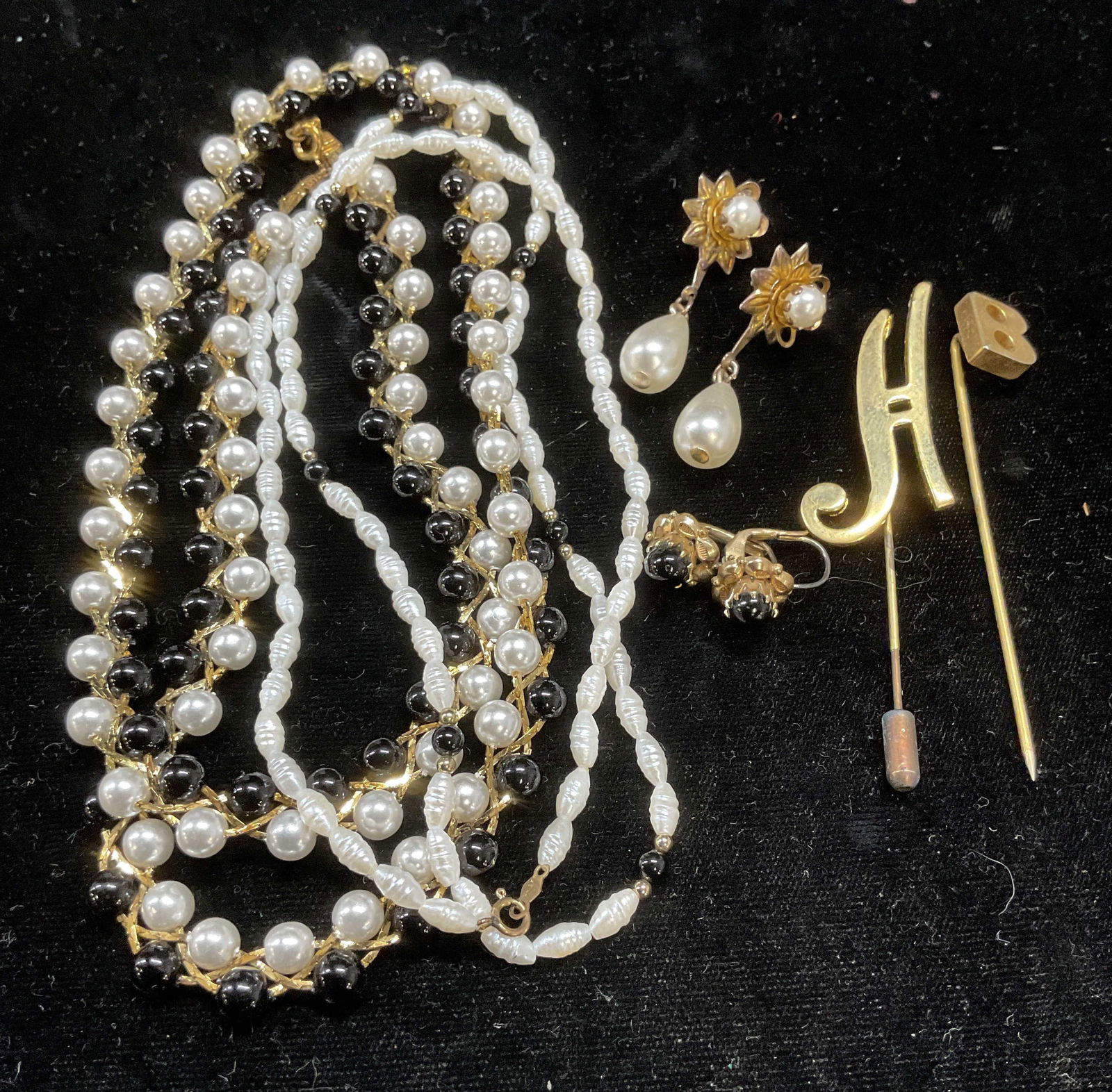 Lot 6 Faux Pearl Necklaces & Earrings + (1 of 6)