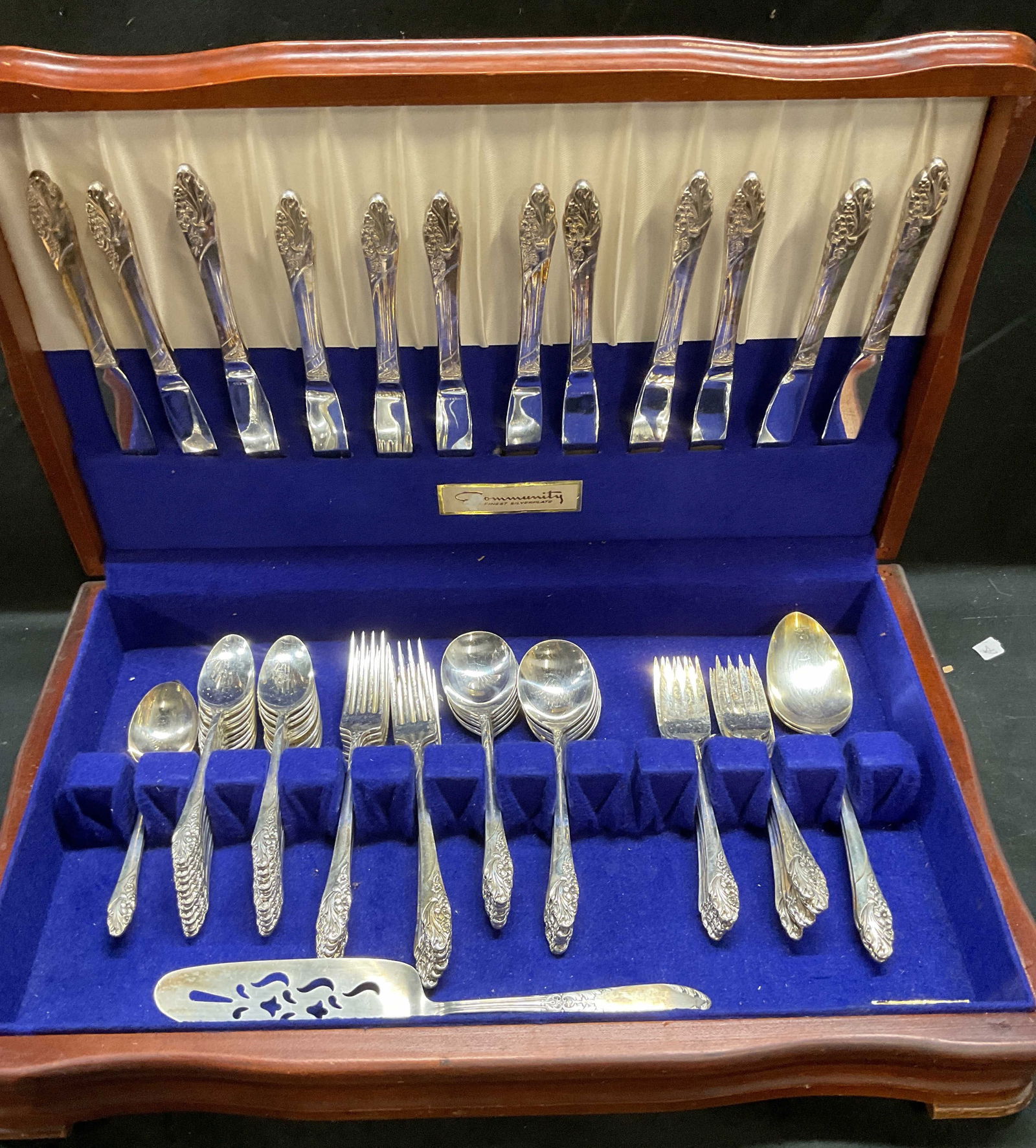 77 Vtg Community Silver Pl Evening Star Flatware (1 of 8)