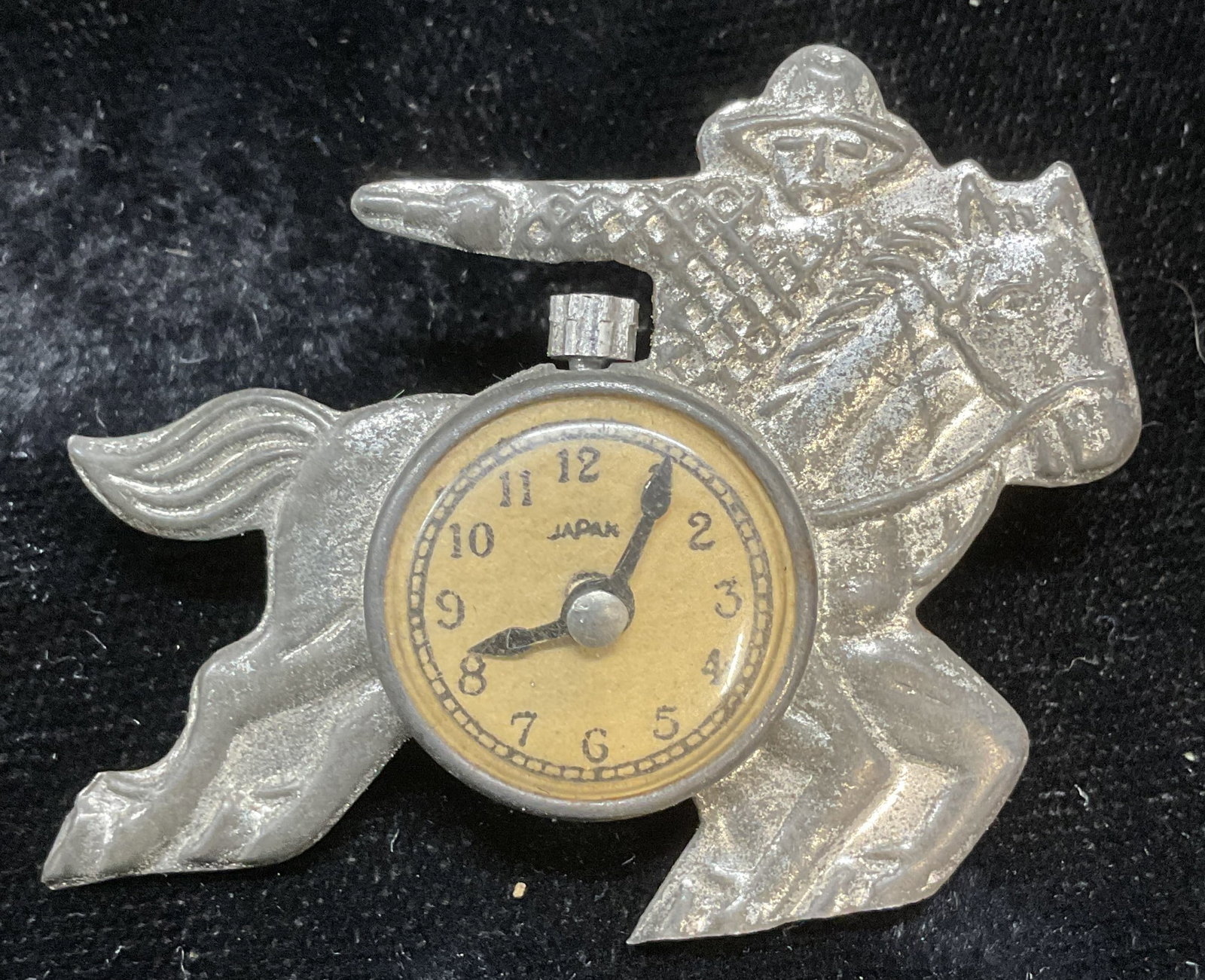 Vtg Silver Tone Cowboy Watch Brooch: Vintage silver tone cowboy horse motif watch brooch. Measures approx 1.5 x 1.75 inches. Not tested. Some scratching. Jewelry, estate jewelry, costume jewelry, cocktail jewelry, fashion jewelry, access