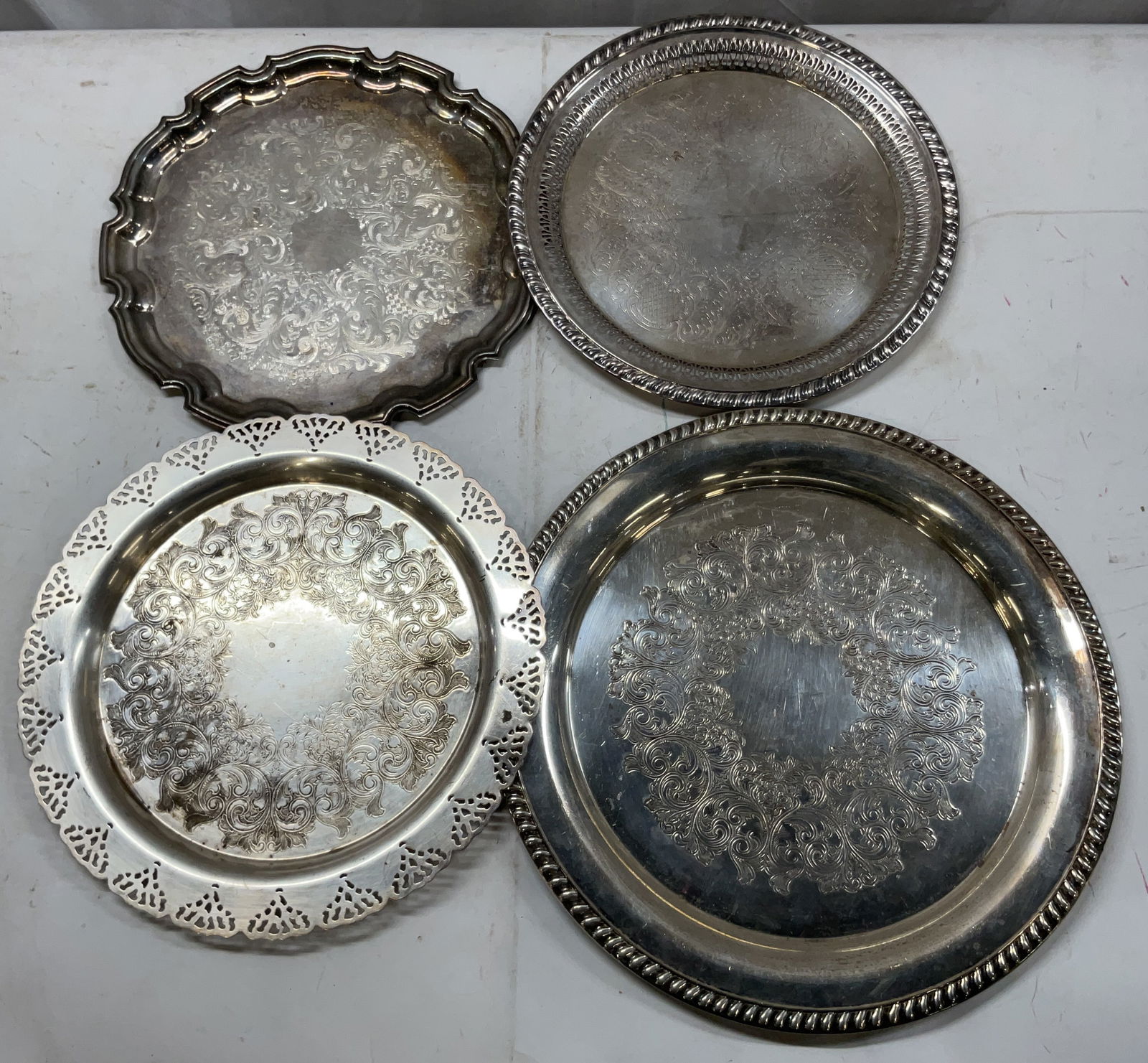 Lot 4 Decorative Silver Plated Serving Platters (1 of 15)