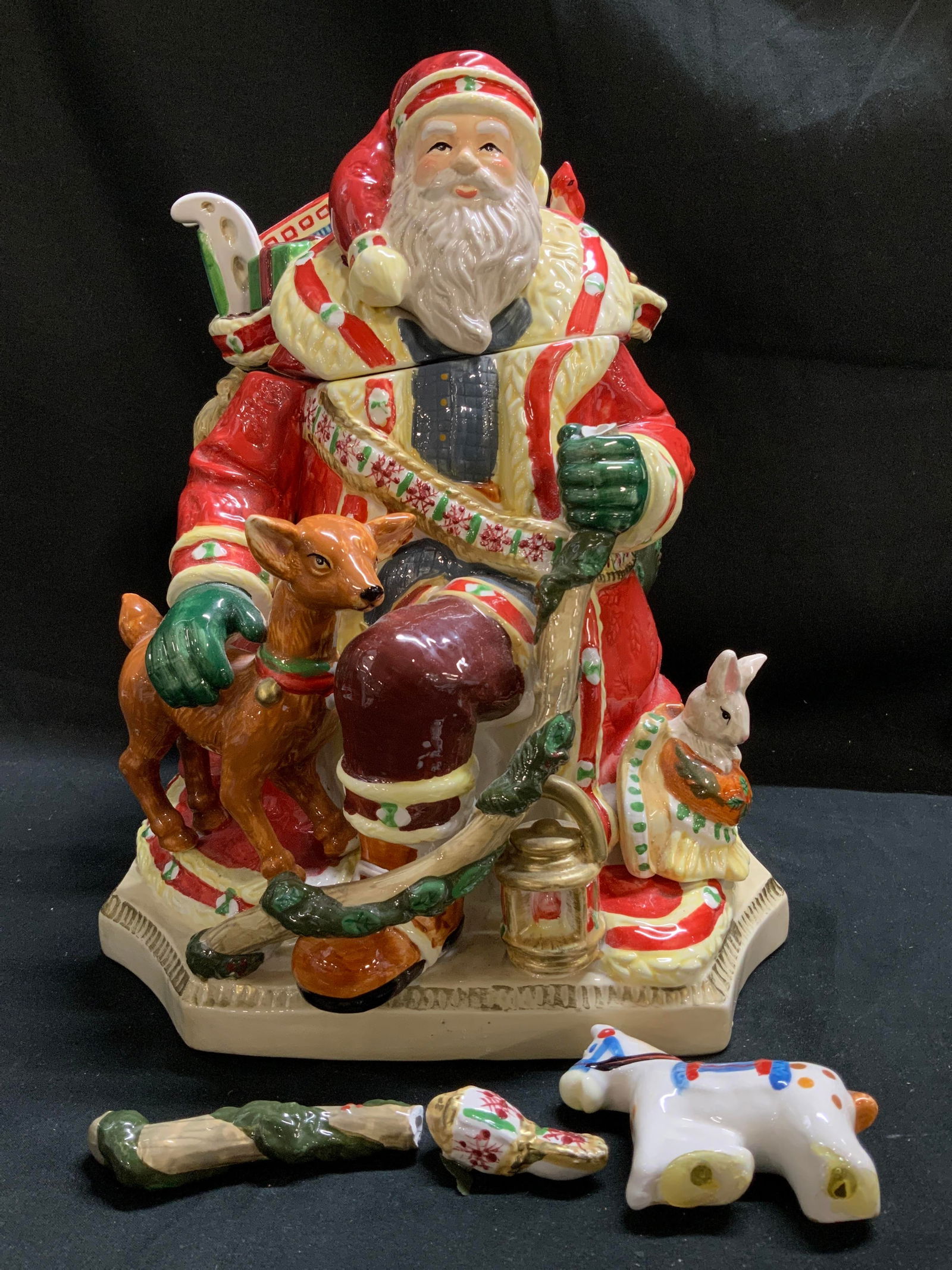 Studio Nova Woodland Holly Santa Cookie Jar (1 of 8)