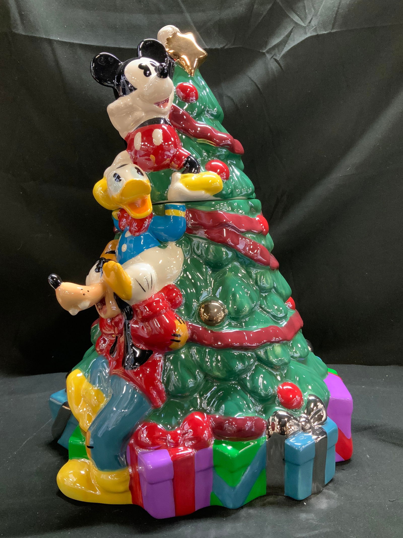 Disney Mickey & Friends Christmas Tree Cookie Jar (1 of 6)