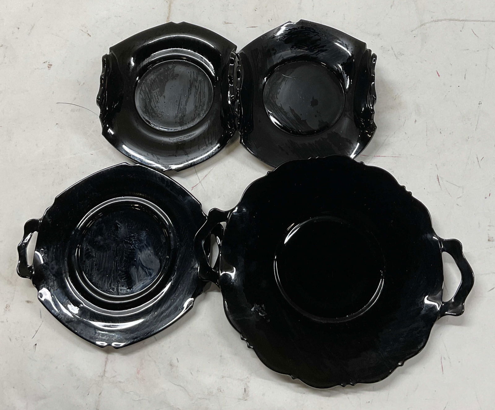 Lot 4 Vtg Black Glass Decorative Candy Dishes (1 of 13)