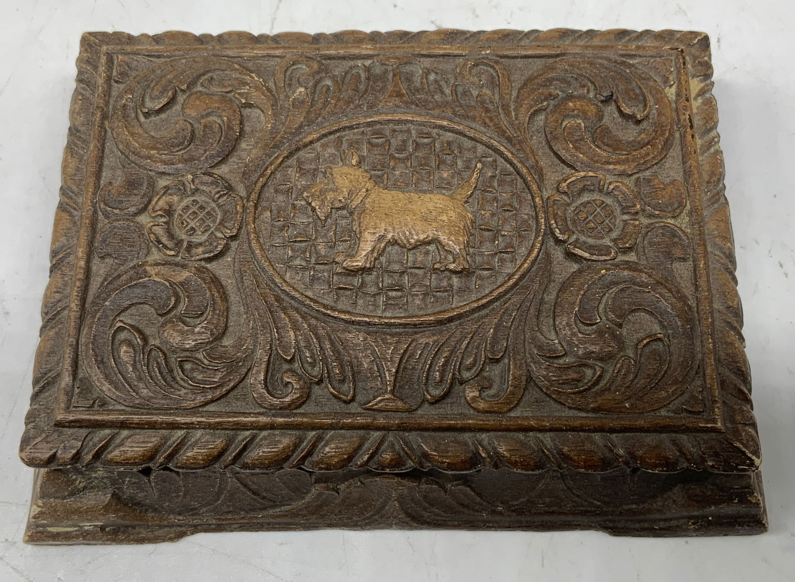 MFG By Burwood Genuine Dog Fig Trinket Box (1 of 6)