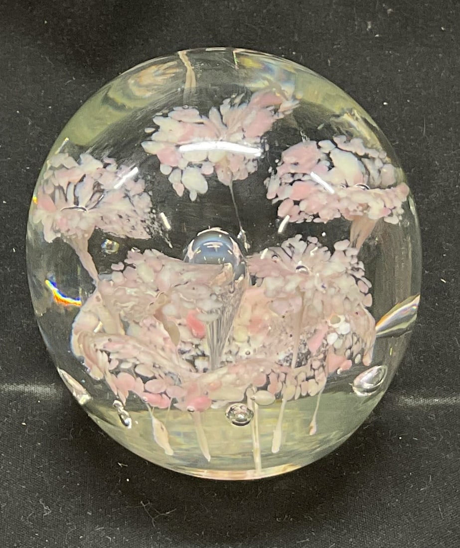 Vtg Hand Blown Art Glass Paperweight (1 of 6)